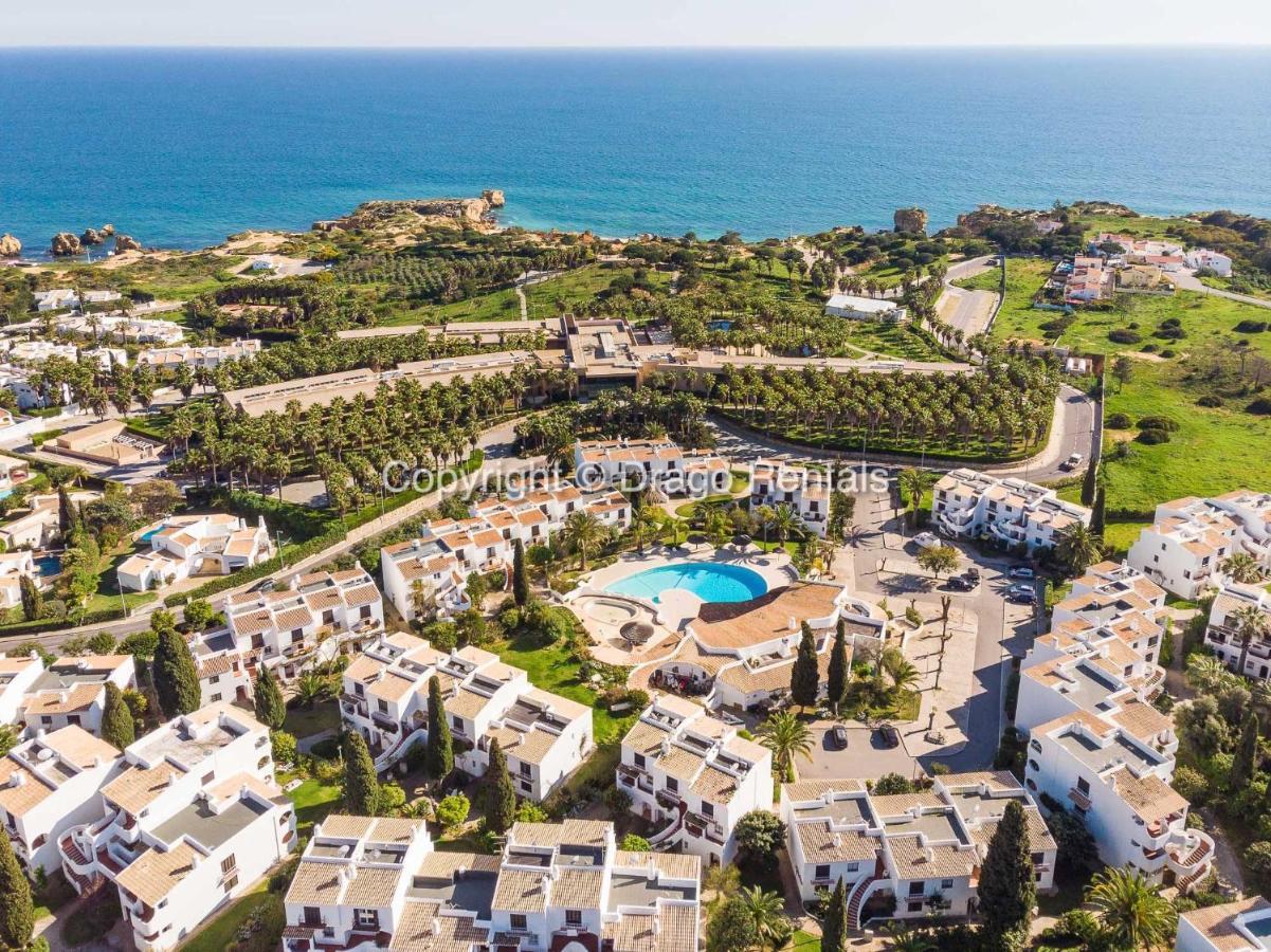 Coastal Retreat With Pool And Beach Access By Drago Rentals アルブフェイラ エクステリア 写真