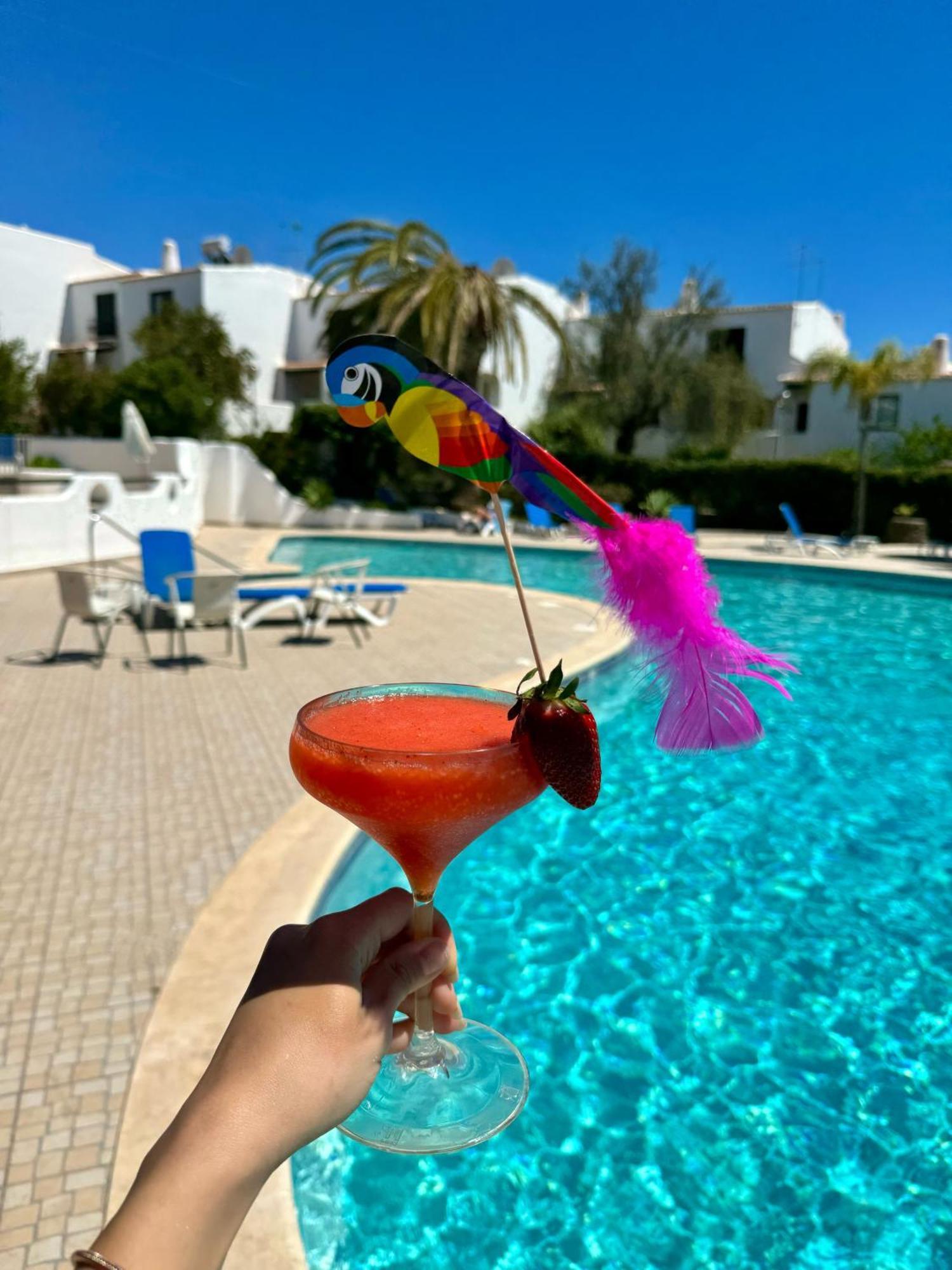 Coastal Retreat With Pool And Beach Access By Drago Rentals アルブフェイラ エクステリア 写真
