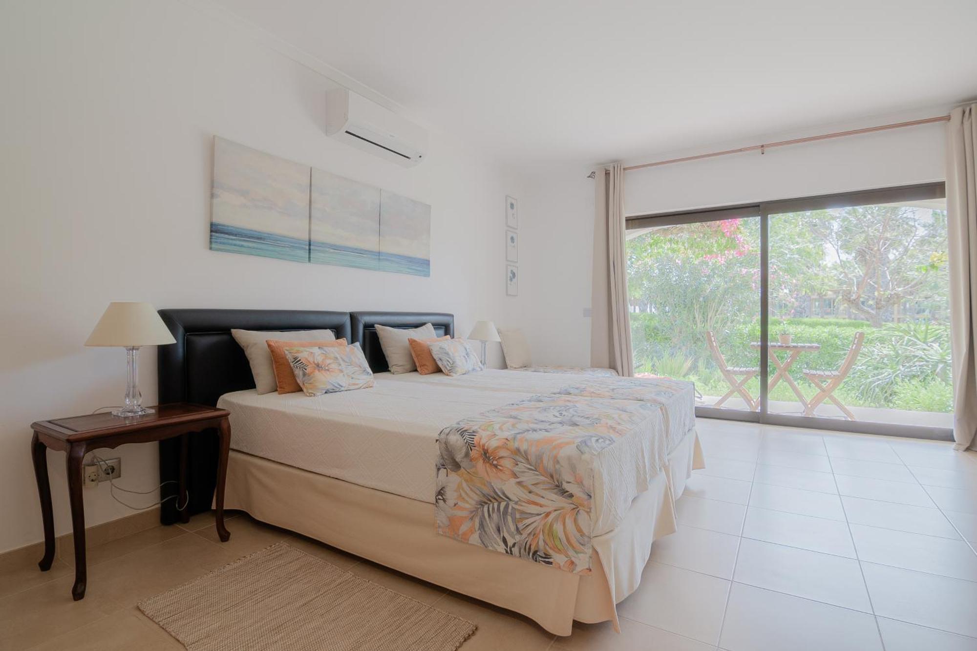 Coastal Retreat With Pool And Beach Access By Drago Rentals アルブフェイラ エクステリア 写真