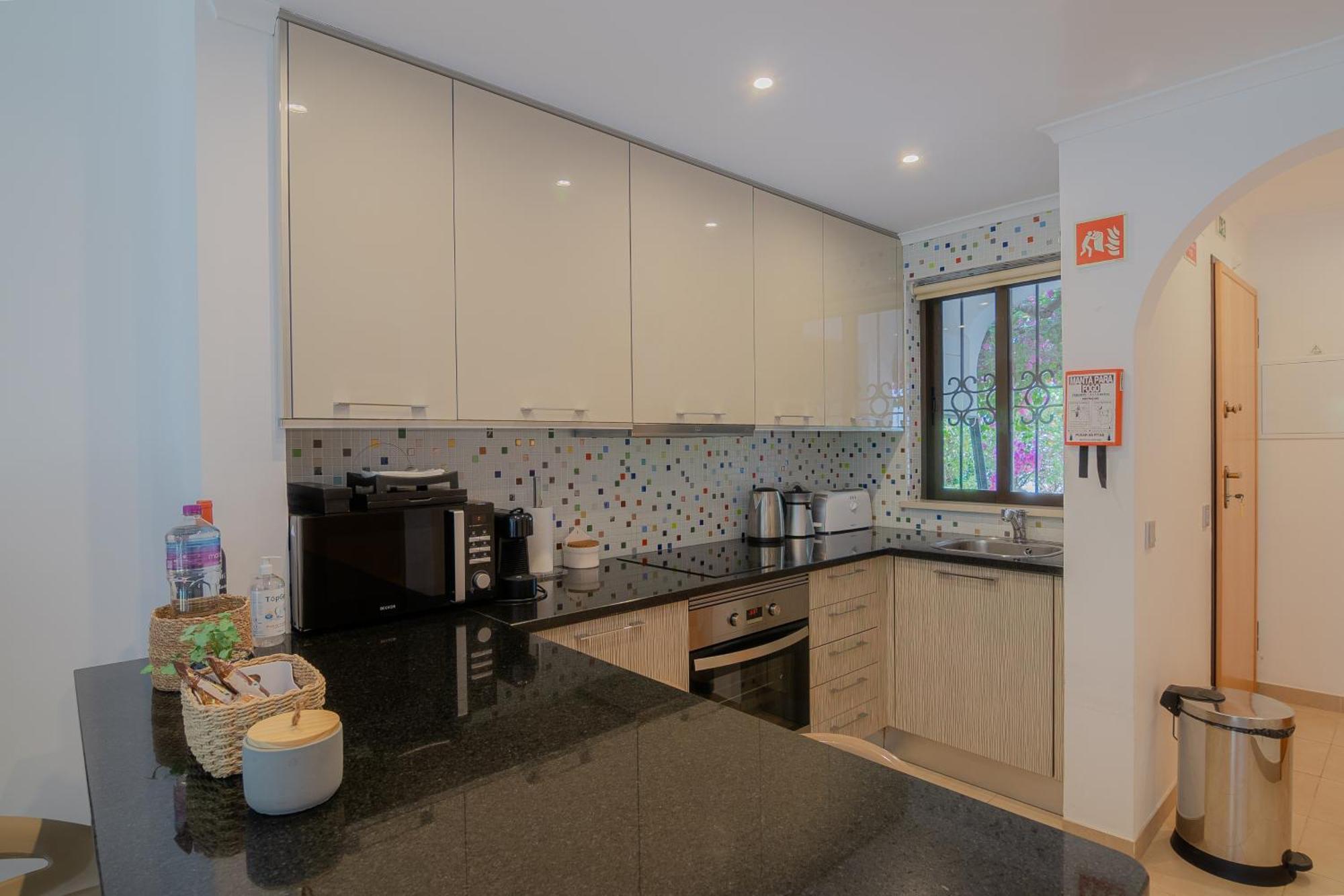 Coastal Retreat With Pool And Beach Access By Drago Rentals アルブフェイラ エクステリア 写真