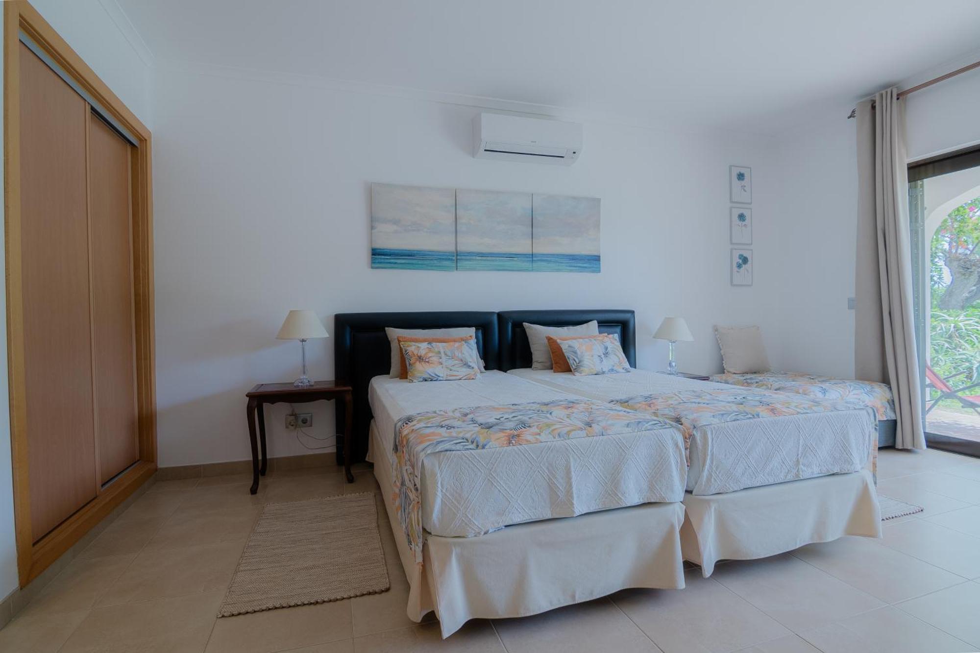 Coastal Retreat With Pool And Beach Access By Drago Rentals アルブフェイラ エクステリア 写真