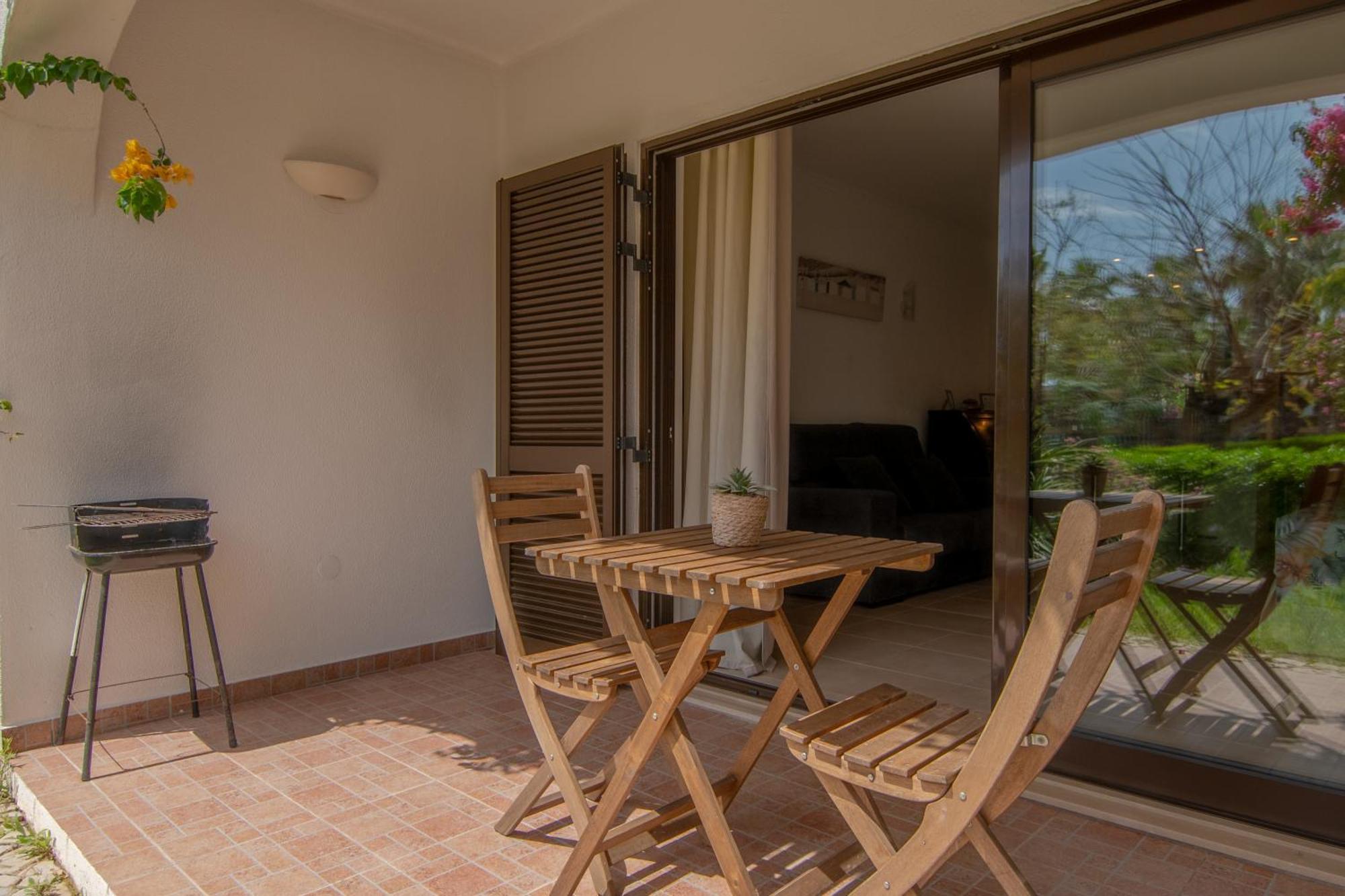 Coastal Retreat With Pool And Beach Access By Drago Rentals アルブフェイラ エクステリア 写真