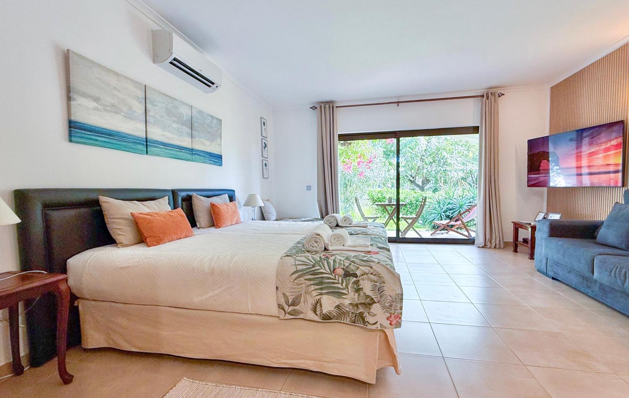 Coastal Retreat With Pool And Beach Access By Drago Rentals アルブフェイラ エクステリア 写真