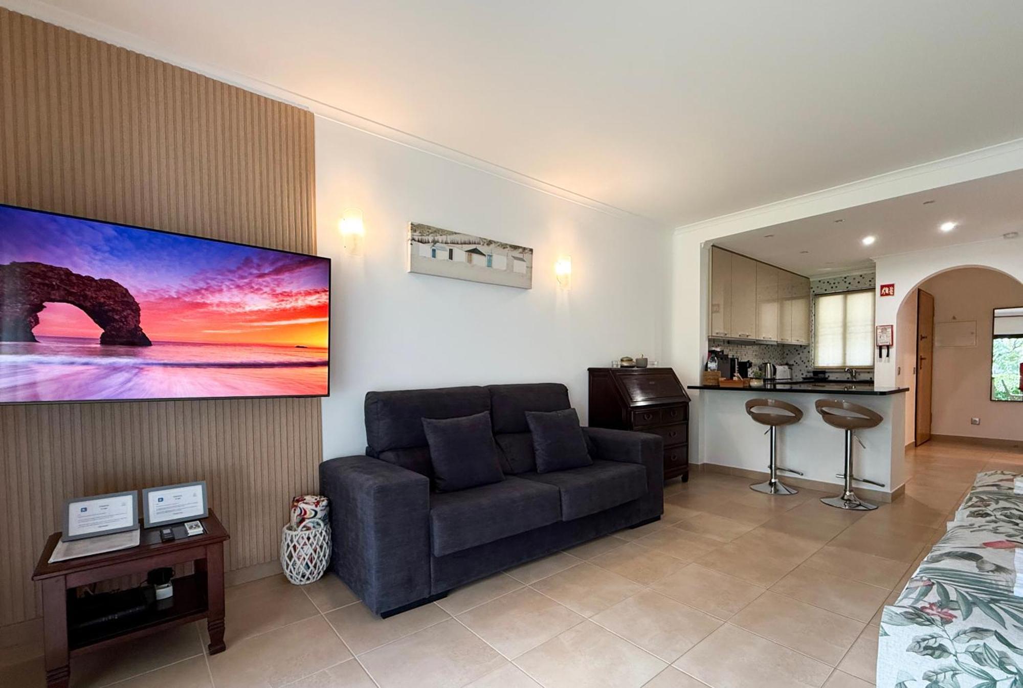 Coastal Retreat With Pool And Beach Access By Drago Rentals アルブフェイラ エクステリア 写真