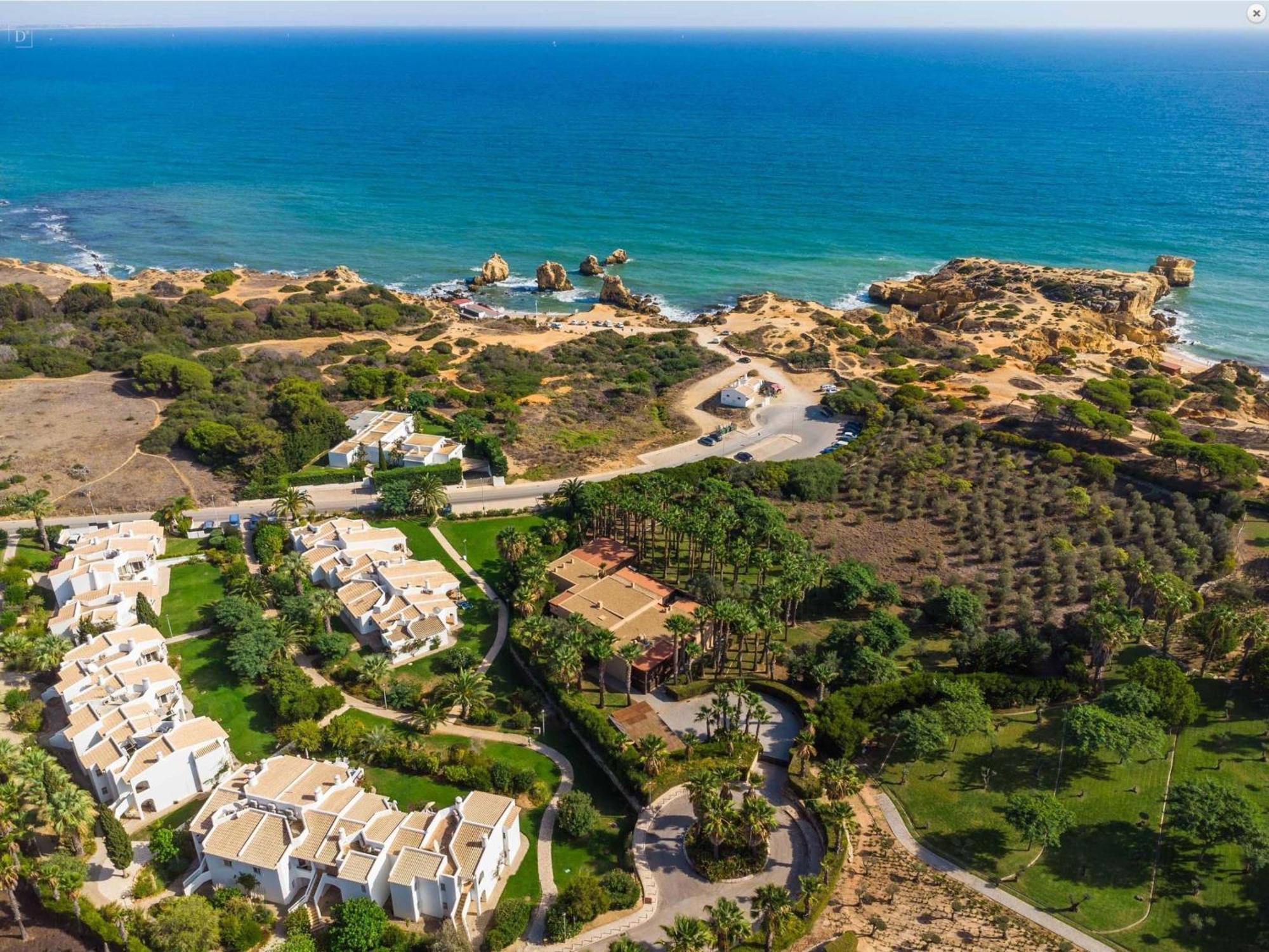 Coastal Retreat With Pool And Beach Access By Drago Rentals アルブフェイラ エクステリア 写真