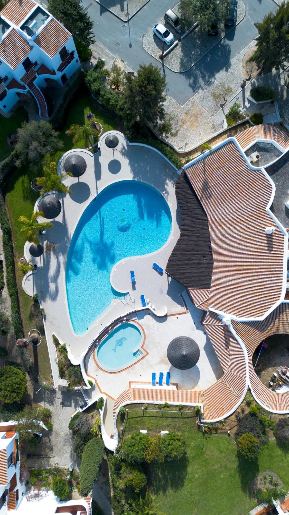 Coastal Retreat With Pool And Beach Access By Drago Rentals アルブフェイラ エクステリア 写真